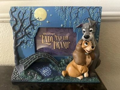 Marco de fotos de resina 3D de La dama y el vagabundo de Disney "Perros amor nocturno" Foto 1 de 4
