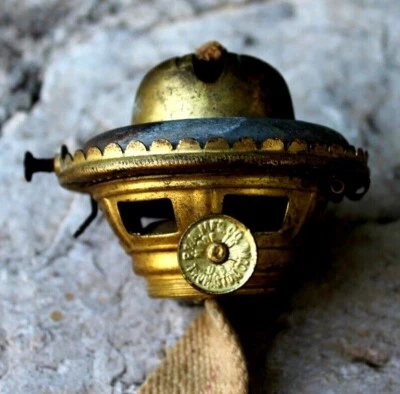 ancienne bobeche  américaine pour lampe a pétrole Thomaston Conn p. & a. fmg .co - Photo 1/4