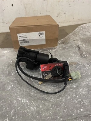 X2 NUEVO OEM Ducati Monster 1100/696/796 Juego de encendido Cerradura de llave 65240211A Foto 1 de 4