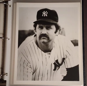 Foto brillante en blanco y negro de colección Thurman Munson New York Yankees de béisbol 8x10 - Imagen 1 de 2