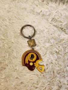 Vintage Keychain Helmet of Washington Redskins - Picture 1 of 4