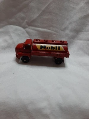 Maych Box Budgie Minatures No.55 Moblie Tanker Foto 1 de 4