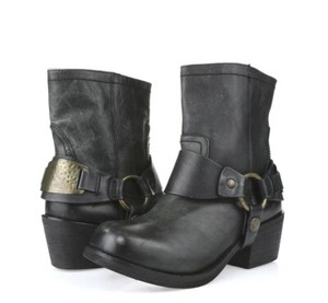 Kurt Geiger Solid Ankle Boots for Women 