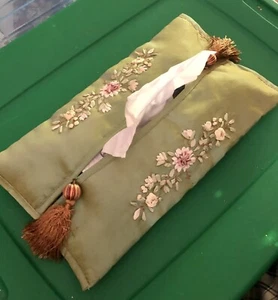 Vintage Silk Ribbon Embroidered Floral Satin Tissue Box Cover - Picture 1 of 8