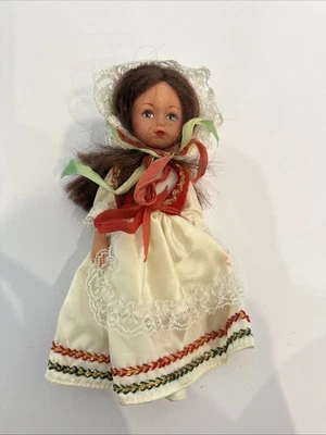 Nuevo de Lote Antiguo Muñeca Vogue Ginny De Colección Novias Internacionales MEXICAN GINNY 1982 Caja Original Foto 1 de 4