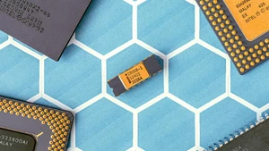Cpu p3 600eb/256/133/1.65v s1 sl3h7 - Picture 1 of 5