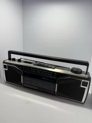 Modelo GE Vintage Nº 3-5622A Boombox AM/FM Radio Cassette CASSETTE NO FUNCIONA Foto 1 de 4