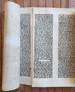 TORA ROLLE FRAGMENT HANDSCHRIFT auf VELLUM antike BIBEL GENESIS 24:64 - 31:1 - Bild 1 von 10