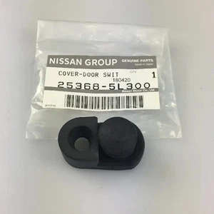 GENUINE NISSAN PATROL DOOR SWITCH RUBBER COVER GQ - Picture 1 of 1