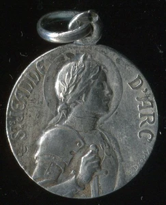 Colgante medalla francesa vintage de plata esterlina Juana de Arco firmada por Juana de Arco - Imagen 1 de 2