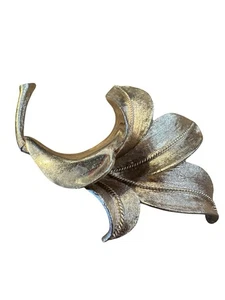 1955 Coro Pegasus Brooch Gold Tone Lily Flower Pin Vintage Signed - Picture 1 of 12