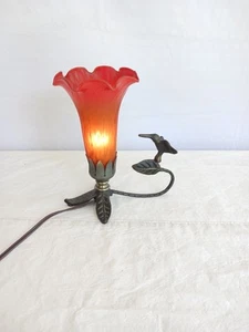 Tiffany Style Accent Lamp Night Light Hummingbird Fluted Glass Trumpet Flower - Picture 1 of 10