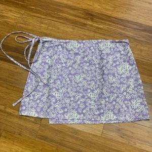 Topshop lila Blumendruck Krawatte Wickel Minirock Größe Medium Schwimmen Überziehen Sommer - Bild 1 von 4