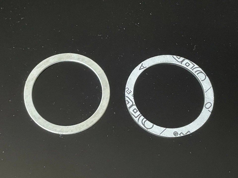 Pair of Fibre (C.N.A.F.) Washers/Gaskets for 58mm Miners Lamp Glass — 第 1/1 张图片