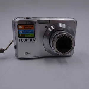 Fujifilm Finepix AX300 Digitalkamera Silber Digicam 14.0 MP Zustand gut  - Bild 1 von 5
