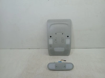 AUDI A6 LUZ DE CORTESÍA INTERIOR TECHO CRISTAL PLATA MK4 C7 2011-2018 4G0947135  Foto 1 de 4