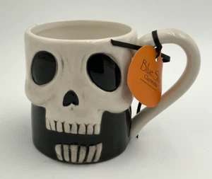 Neu mit Etikett Blue Sky Clayworks B&W HALLOWEEN Skelett Tasse - Bild 1 von 4