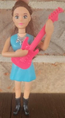 Guitarra Músico Barbie 2019 5" McDonald's Happy Meal Figura de Acción Muñeca #5 O Foto 1 de 3