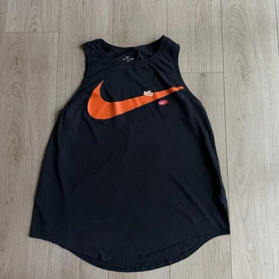 Camiseta sin mangas Nike para hombre negra naranja Nike Swoosh talla 1X CT9454-010 Foto 1 de 4