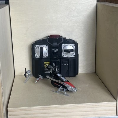 Classic  AIR HOGS 10925ASL SILVERLIT REMOTE CONTROL 44290 W/ Non working heli - Image 1 of 4