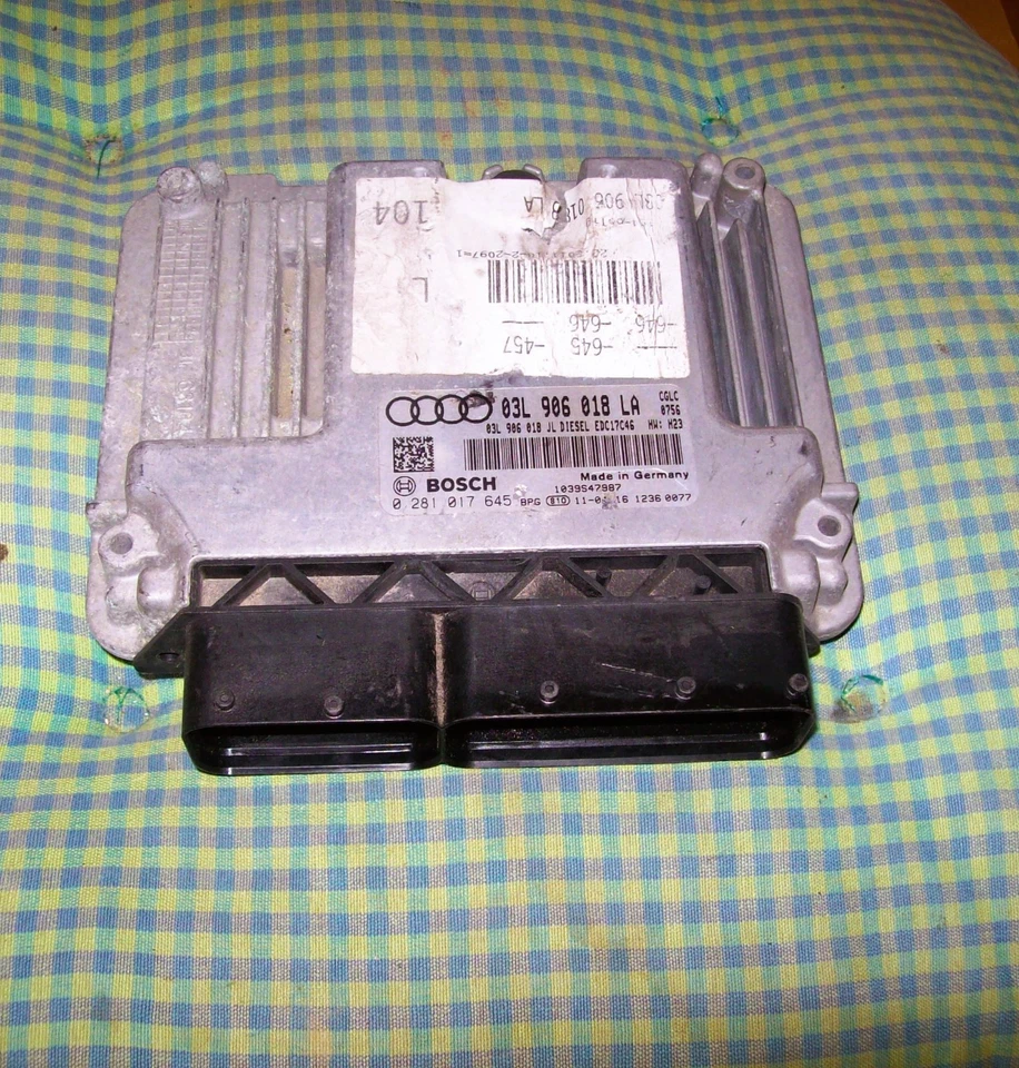 Centralina Audi A6 2.0 TDI CGLC 03L906018LA 0281017645 2011 EDC17C46 - Immagine 1 di 1