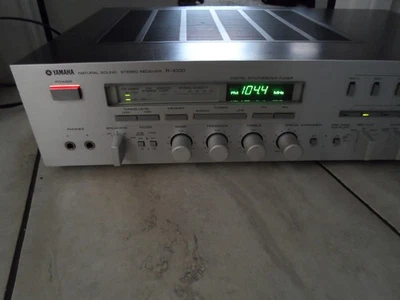 Receptor Sintonizador AM/FM Sonido Natural Yamaha R-1000 De Colección Foto 1 de 4