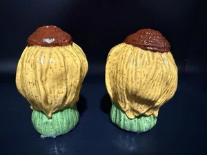 Yellow Daisey Salt and Pepper Shakers - Picture 1 of 3