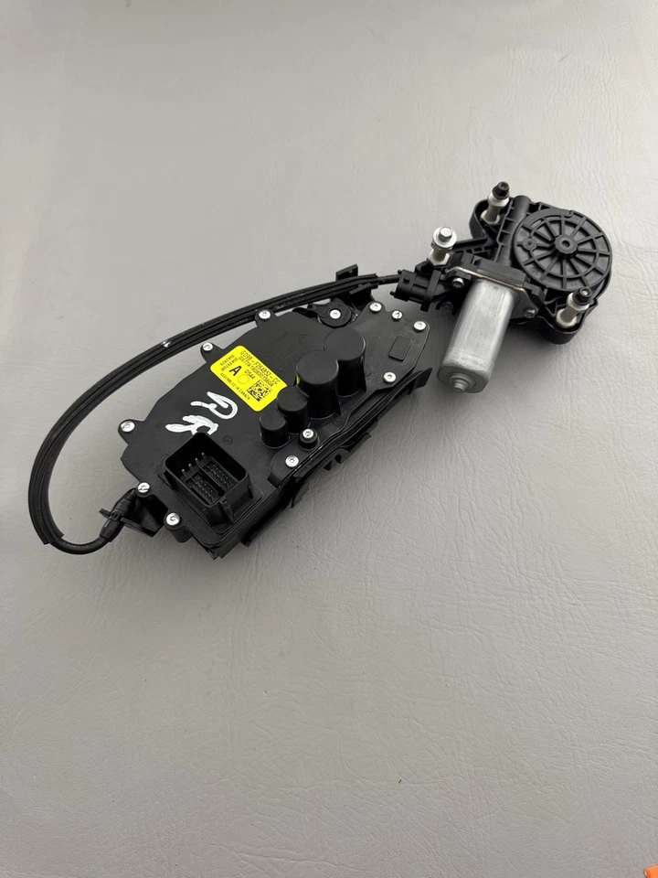 Lincoln Continental 2017-2020 pasajero derecho cerradura puerta trasera pestillo actuador OEM Foto 1 de 4