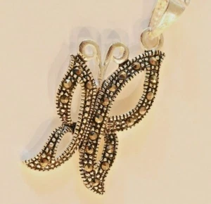 NUEVO SIN ETIQUETAS 1" Plata Esterlina Marcasita Mariposa Colgante AMI con Cadena 18" - ¡El más lindo! - Imagen 1 de 3