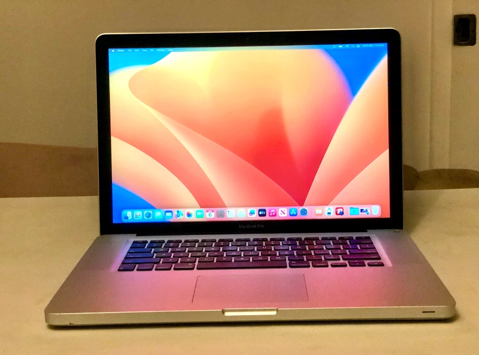 MacBook Pro 15.4“ Intel i7 CPU 16G RAM 240G SSD Apple MacOS Ventura DVD-RW A1286 - Image 1 of 4