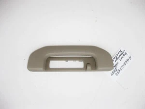Mercedes-Benz A1668100654 8N84 Beige rear right ceiling handle - Picture 1 of 1