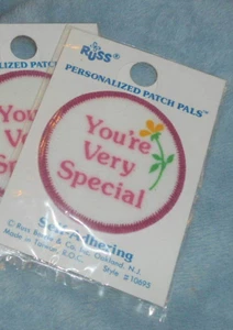 Tarjeta con apliques adhesivos Russ Berrie parche personalizado amigos ERES MUY ESPECIAL - Imagen 1 de 1