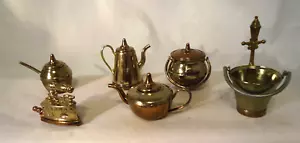 VINTAGE MINIATURE DOLLHOUSE METALWARE 12 PIECES MADE IN ENGLAND - Picture 1 of 2
