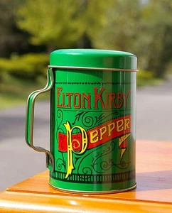 Agitador de pimienta de metal verde Elton Kirby's 4" de alto - Imagen 1 de 10
