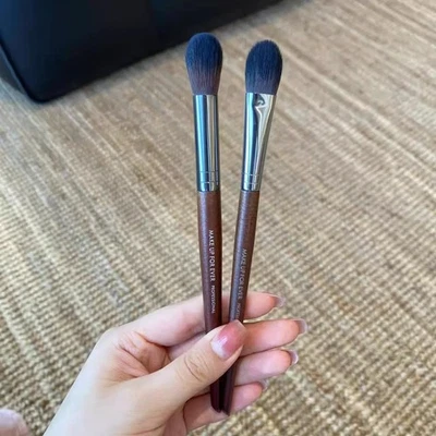 Make Up For Ever 2PCS #144/140 Concealer Brush Highlight Brush Blush brush - Image 1 of 4