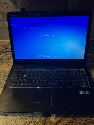 Dell Inspiron N7110 - 17.3" - Intel i5 2450M - 8GB RAM - 750 GB - Image 1 of 4