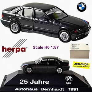 BMW 325i Berlina E36/4 Autohaus Bernhard Nero Metallico 1:87 Herpa - Foto 1 di 8