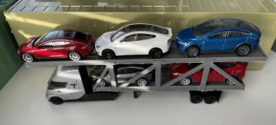 Custom Matchbox Convoys Tesla Semi WITH 3D Printed 5 Car Transport-Car Carrier - Image 1 of 4