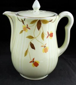 Cafetera Hall Autumn Leaf con tapa diseño rayado tiene capacidad para 9 tazas - Imagen 1 de 6