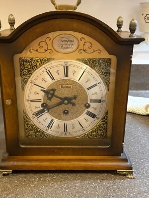 Reloj de abrigo Bulova Tempus Fugit vintage campana Westminster, golpea, mantiene el tiempo  Foto 1 de 2