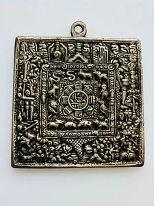 De colección COLGANTE TONO PLATA MASIVO Deliciosamente Intrincados Animales Asiáticos Súper 3 x 3" - Imagen 1 de 4