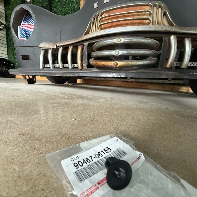 (1) 90467-06155 Toyota OEM genuíno CLIP - Imagem 1 de 4