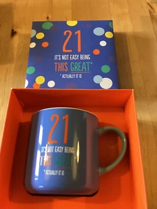 NEU UND VERPACKT Neu 21. Geburtstag Keramiktasse - Blau - It’s Not Easy Being This Great - Bild 1 von 4