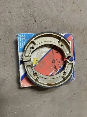 1979-1980 Yamaha IT250,IT425,IT400,YZ400,YZ465,Rear Brake Shoes EBC511 - Image 1 of 2