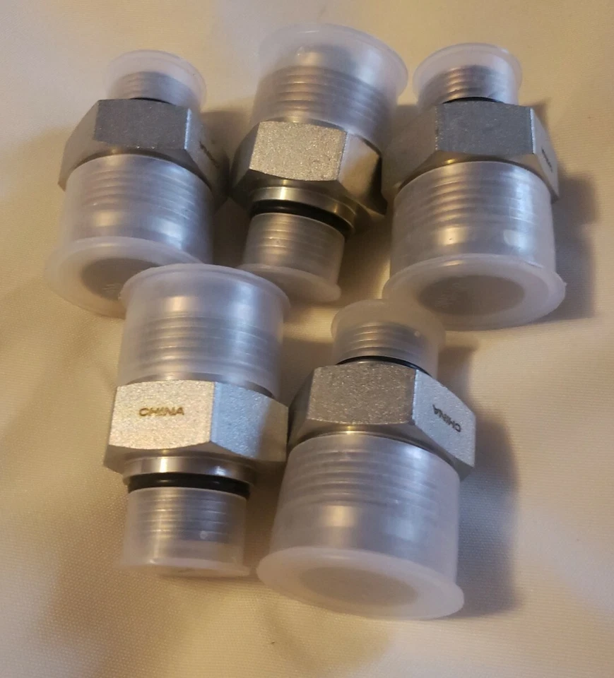 (5) 6400-16-10  HYDRAULIC FITTING  1" MJ X 5/8" MALE BOSS ORB  - Image 1 of 1
