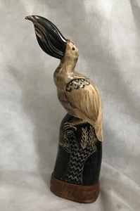 Vintage handgeschnitzt Büffelhorn detaillierte Vogel Skulptur Holzsockel Thailand - Bild 1 von 12