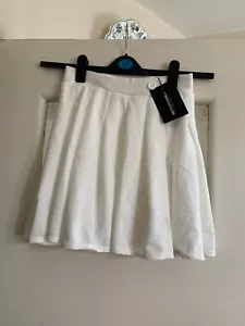 Prettylittlething White Pleated Short Skirt Elasticated Waist Size Uk8 Bnwt - Picture 1 of 12