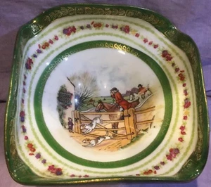 Placa para servir pedestal de caza Fox Hunt corona imperial China - Imagen 1 de 5