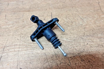 43853 C6D 2017 Suzuki Vitara 1.6 diésel 6 velocidades embrague manual cilindro maestro. Foto 1 de 3