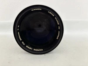 Canon FD 200mm F/4 Macro Lens, Excellent! - Picture 1 of 10